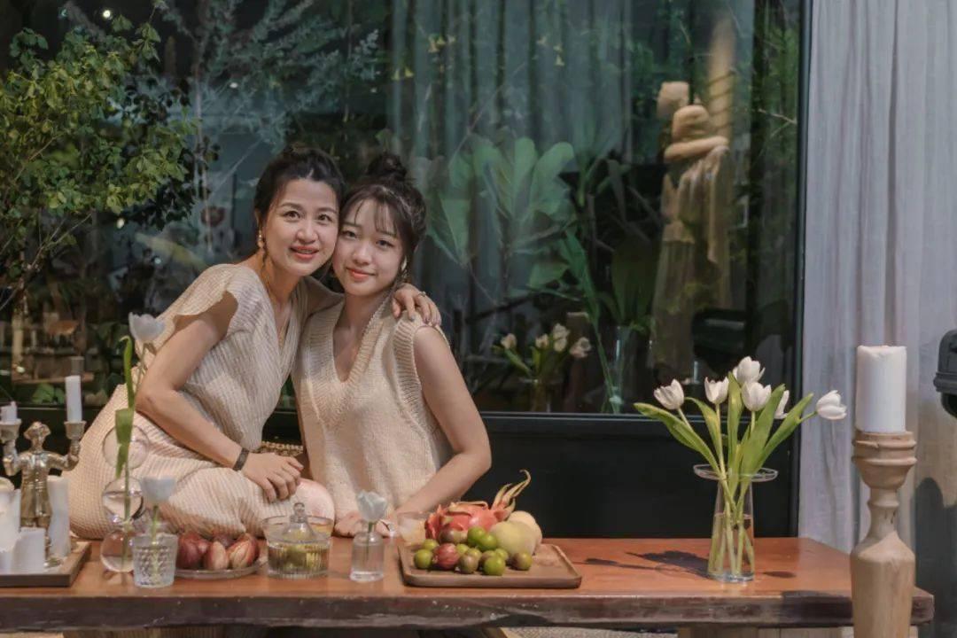 暖阳下的女孩们